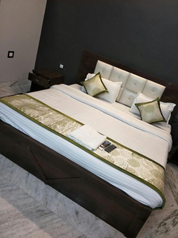 Surabhi Garden Inn Lucknow Eksteriør billede
